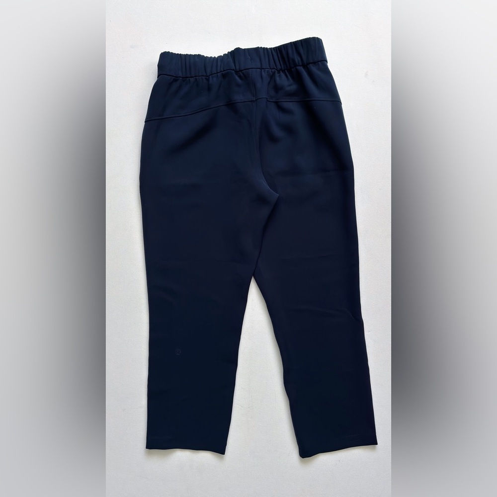 Lululemon On The Fly Crop 23" True Navy Sz 4 drawstring pocket travel W6AV6S - Picture 3 of 7